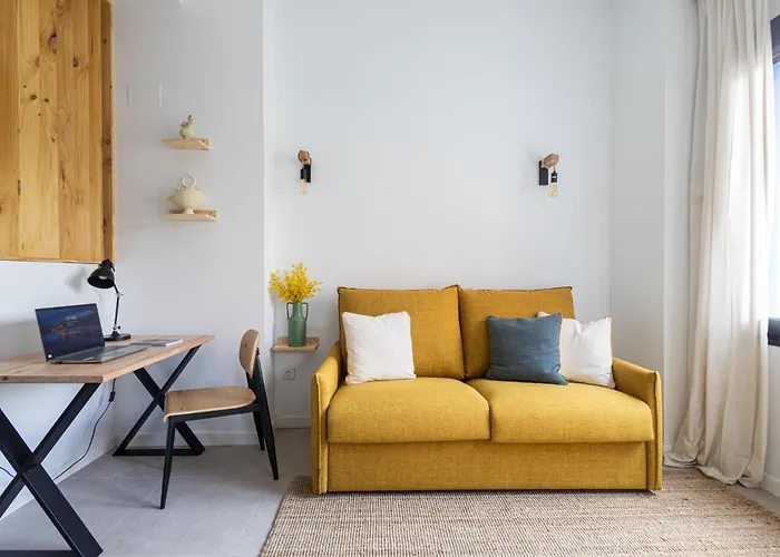 Florit Flats - Stylish Ceramic With Free Bicycles By The Joaquin Sorolla Station *