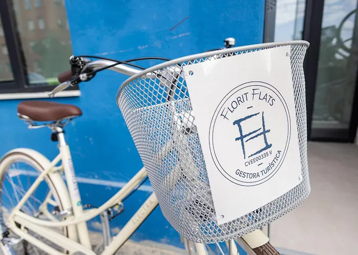 Florit Flats - Stylish Ceramic With Free Bicycles By The Joaquin Sorolla Station アパート バレンシア