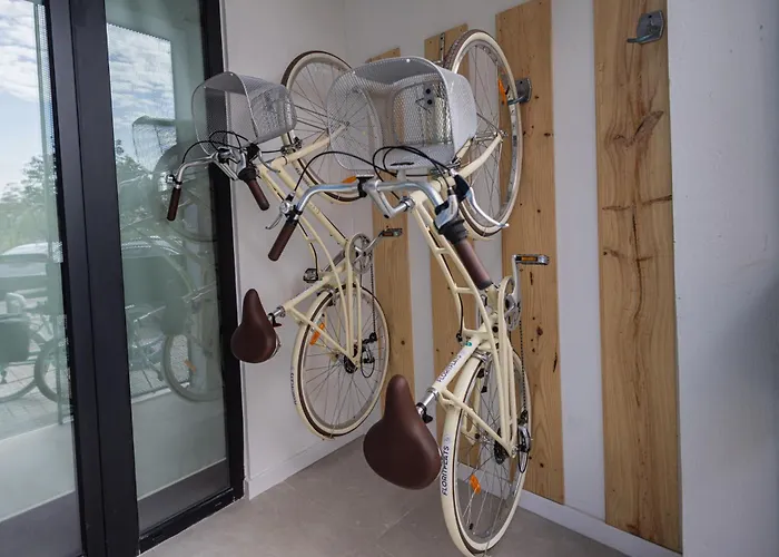 アパート Florit Flats - Stylish Ceramic With Free Bicycles By The Joaquin Sorolla Station バレンシア