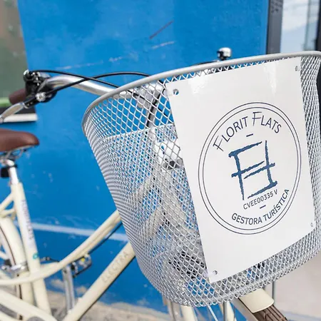Florit Flats - Stylish Ceramic With Free Bicycles By The Joaquin Sorolla Station Lägenhet Valencia
